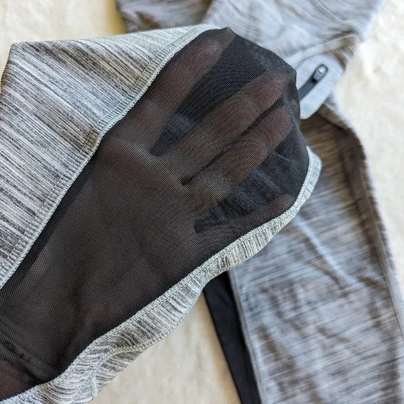 Lululemon capris - Picture 3 of 5